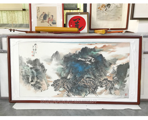 四尺整山水画裱框《瑞气盈门》